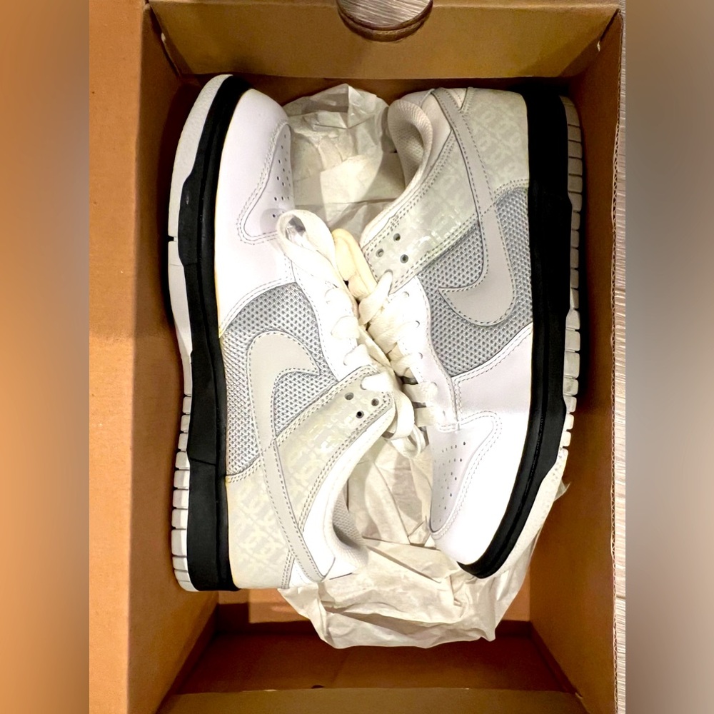 Nike Dunk Low Women’s size 8